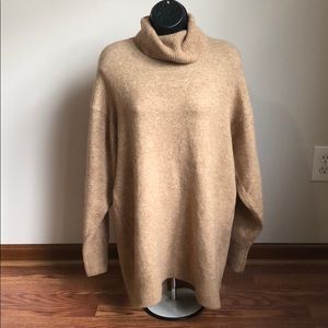 Long Turtleneck. NWT